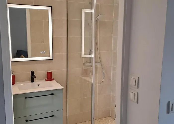 Nid Douillet Pour 3 à 100m De La Casa de Férias